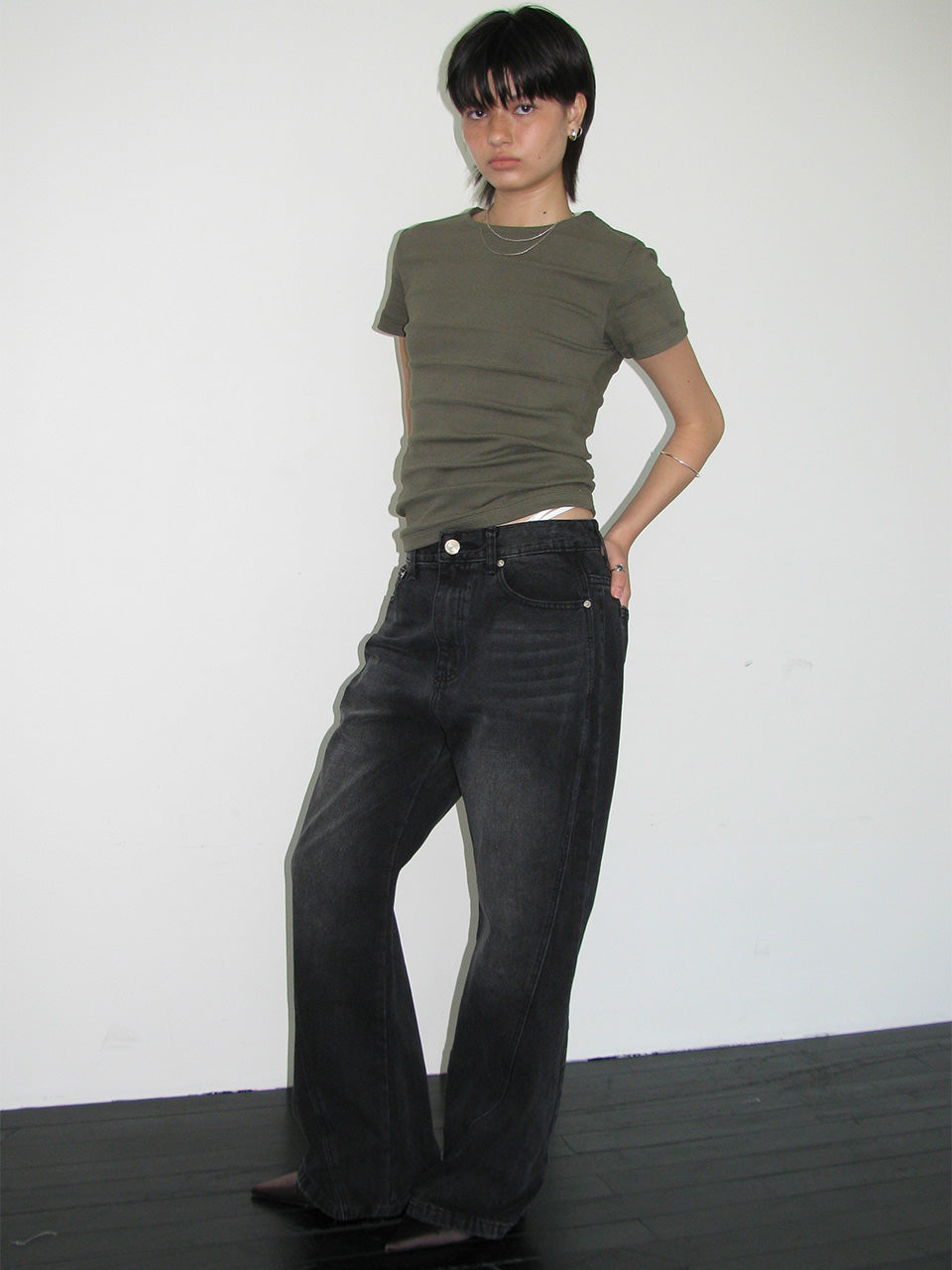 Curved Flare Jeans [Black]